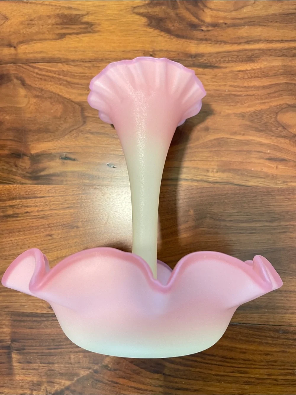 Vintage Fenton Burmese Uranium Center Horn Epergne